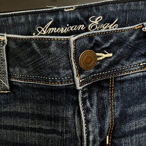American Eagle Ladies sz 8 Low Rise Slim boot jeans